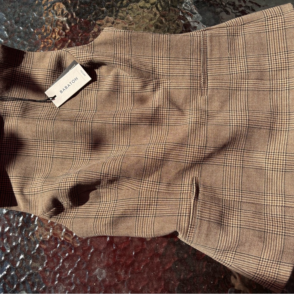 Aritzia Babaton Bellevue Tyson check Brown Plaid Women's Top size 0 NWT - Picture 2 of 7